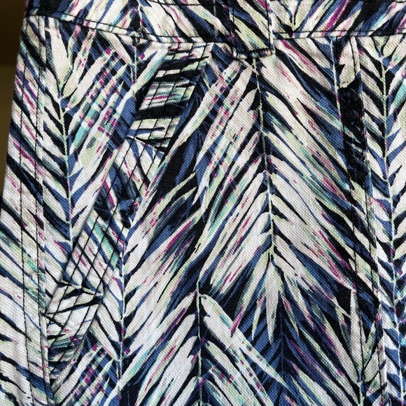 Banana Republic Print Shorts - Picture 5 of 5